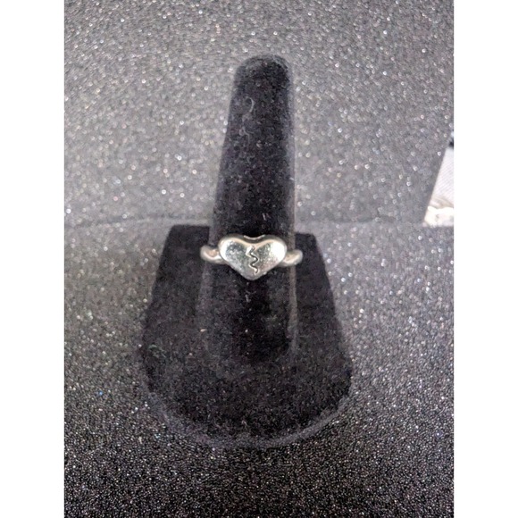 Jewelry - Broken‎ Heart Silver Ring - size 7